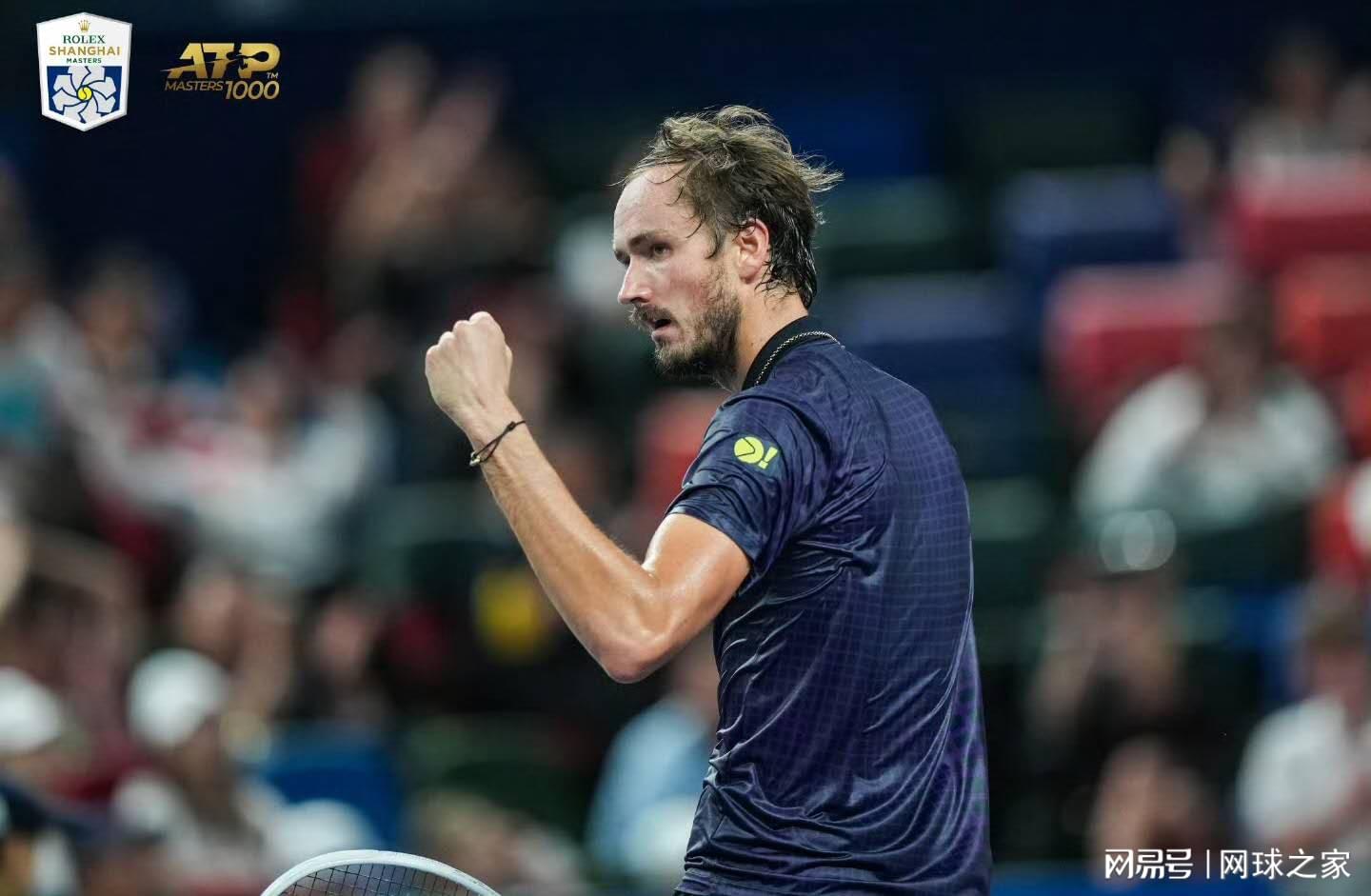 在所有球迷, 连自己是怎